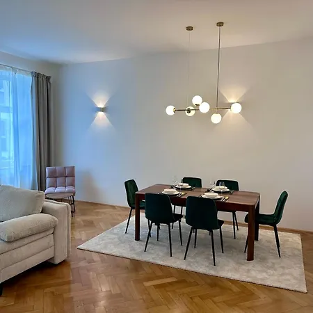 Spacious Designer In Heart Of The Town Daire Maribor