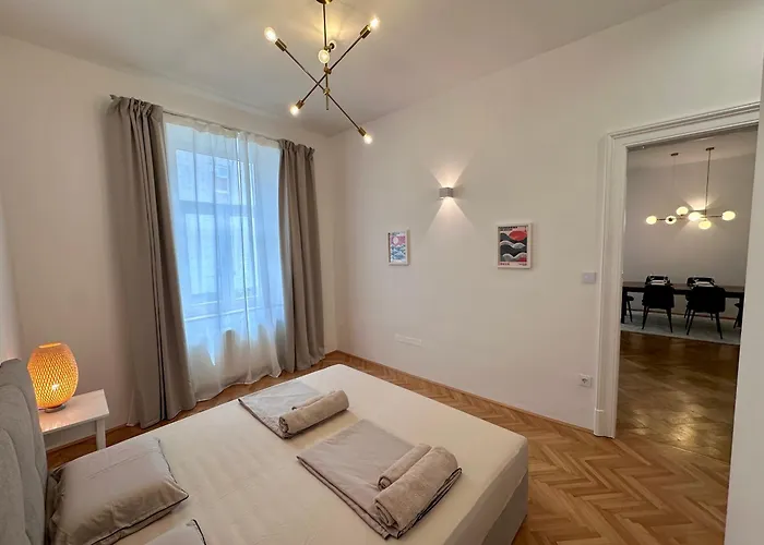 Spacious Designer In Heart Of The Town Apartma Maribor