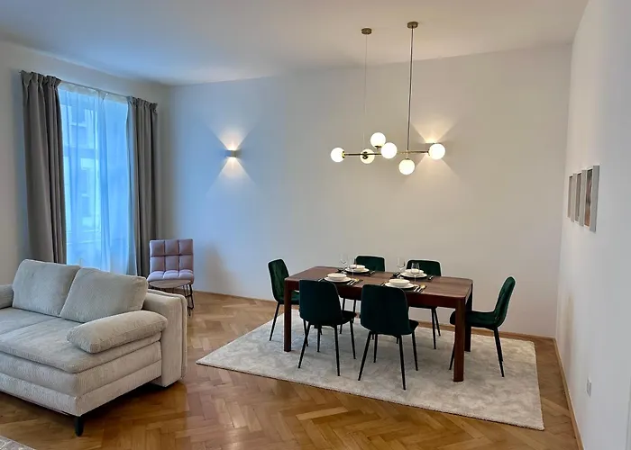 Spacious Designer In Heart Of The Town Apartma Maribor